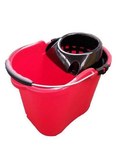 Cubo con escurridor y asa de metal